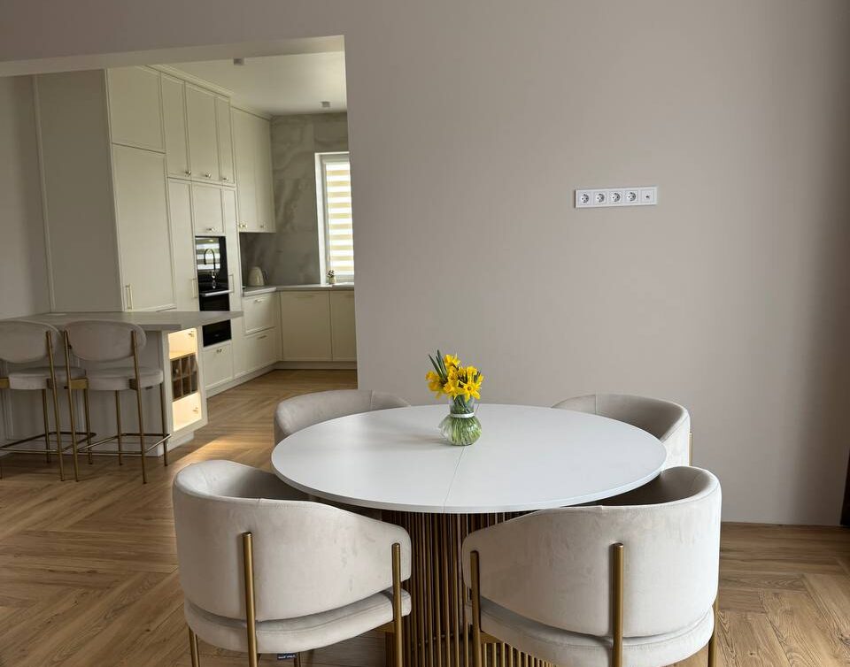 Вернал и Мун