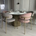 Главная Стулья Диксон и стол мун